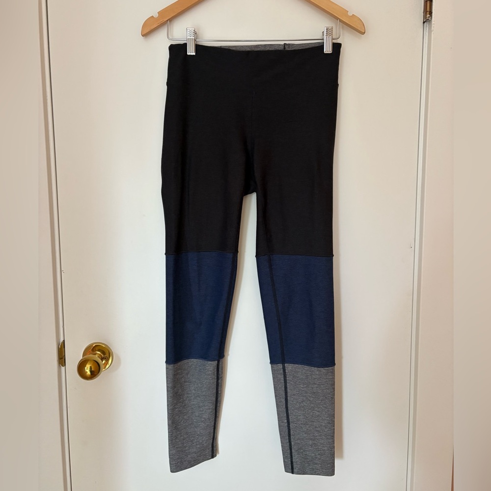 Outdoor Voices Heather Gray and Navy Apparel - Picture 3 of 6